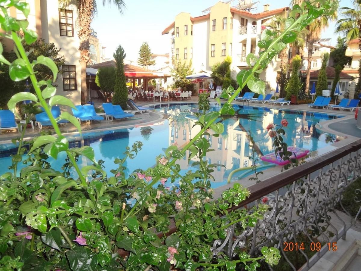 Papaya Hotel Sidé Extérieur photo